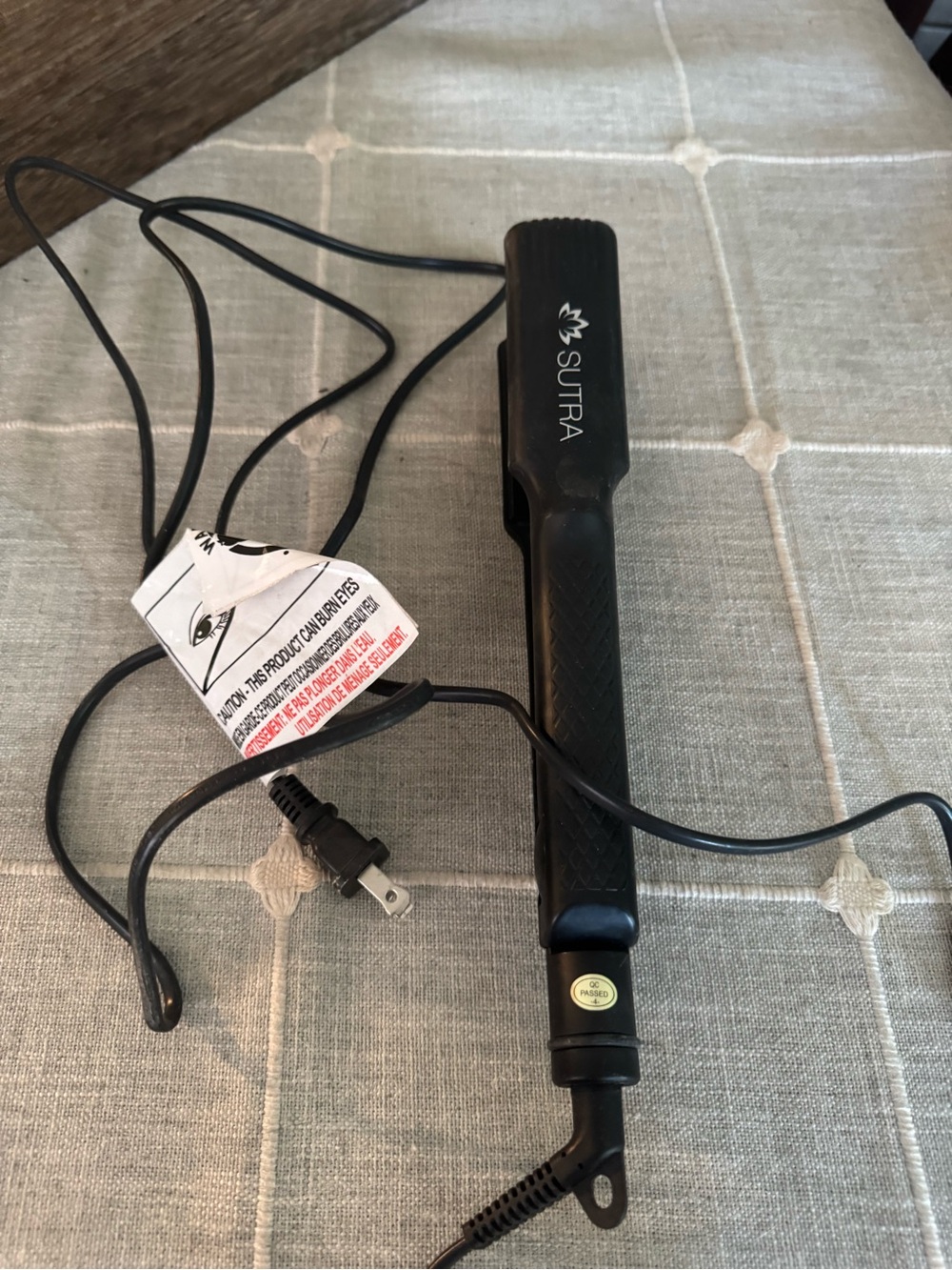 SUTRA Black Hair Straightener with Slim Design
